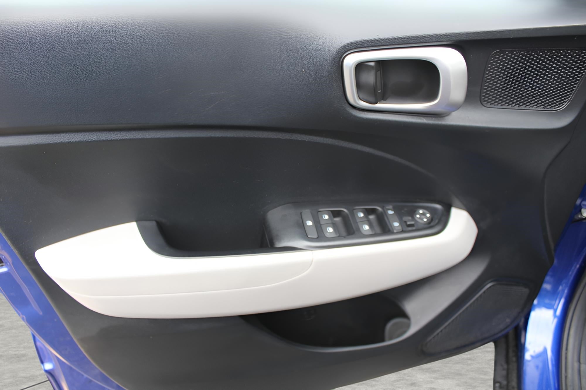 2023 Hyundai VENUE SEL IVT