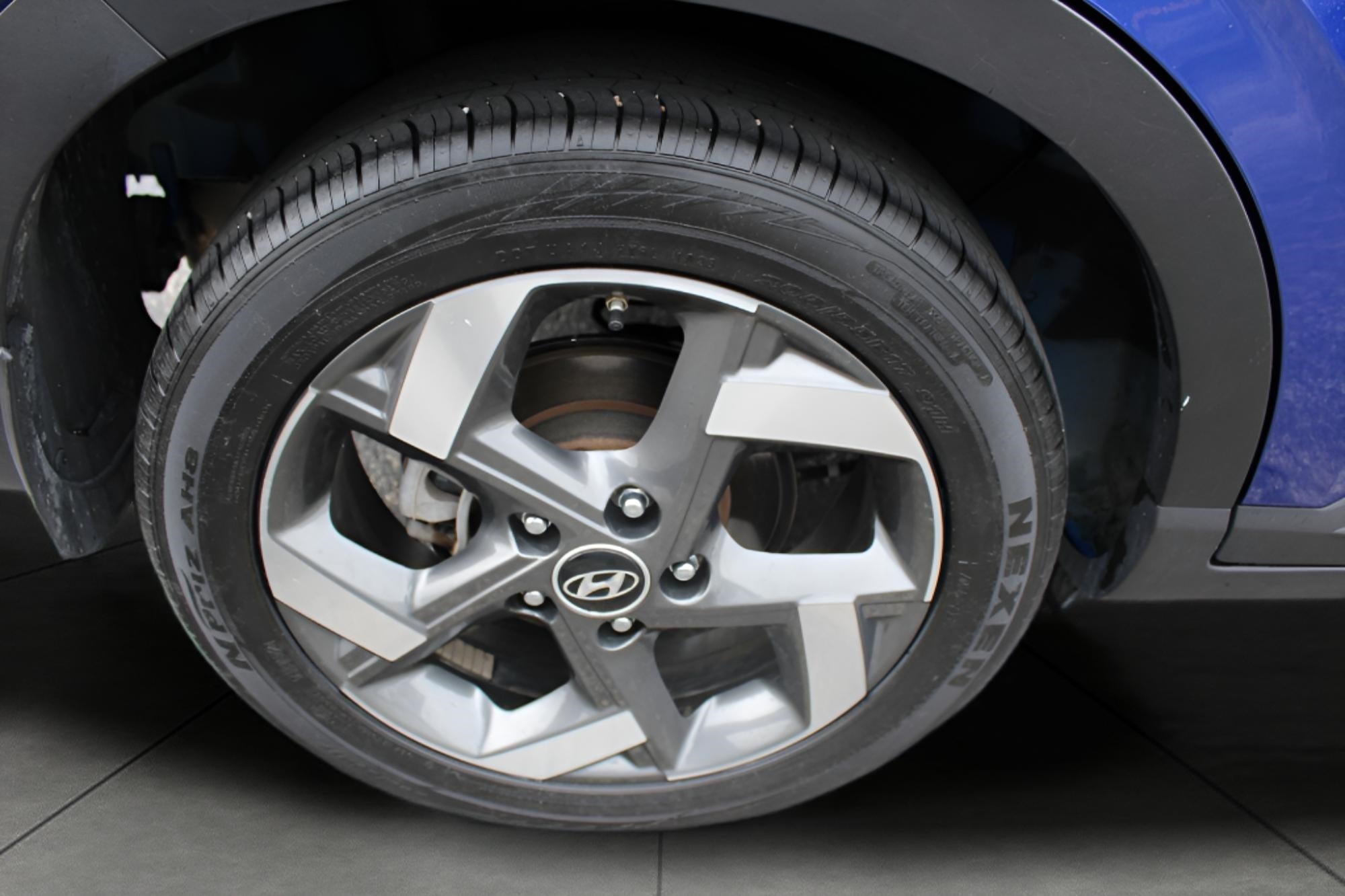 2023 Hyundai VENUE SEL IVT