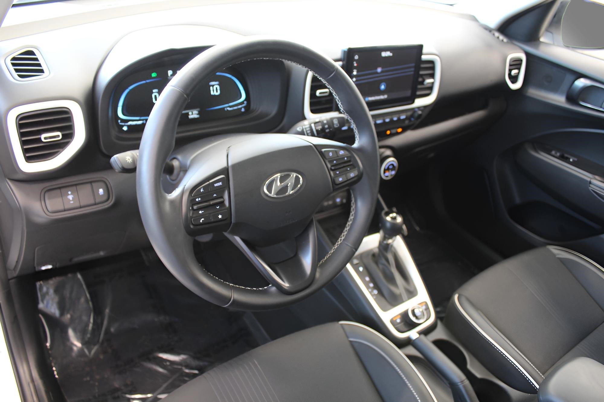 2023 Hyundai VENUE Limited IVT