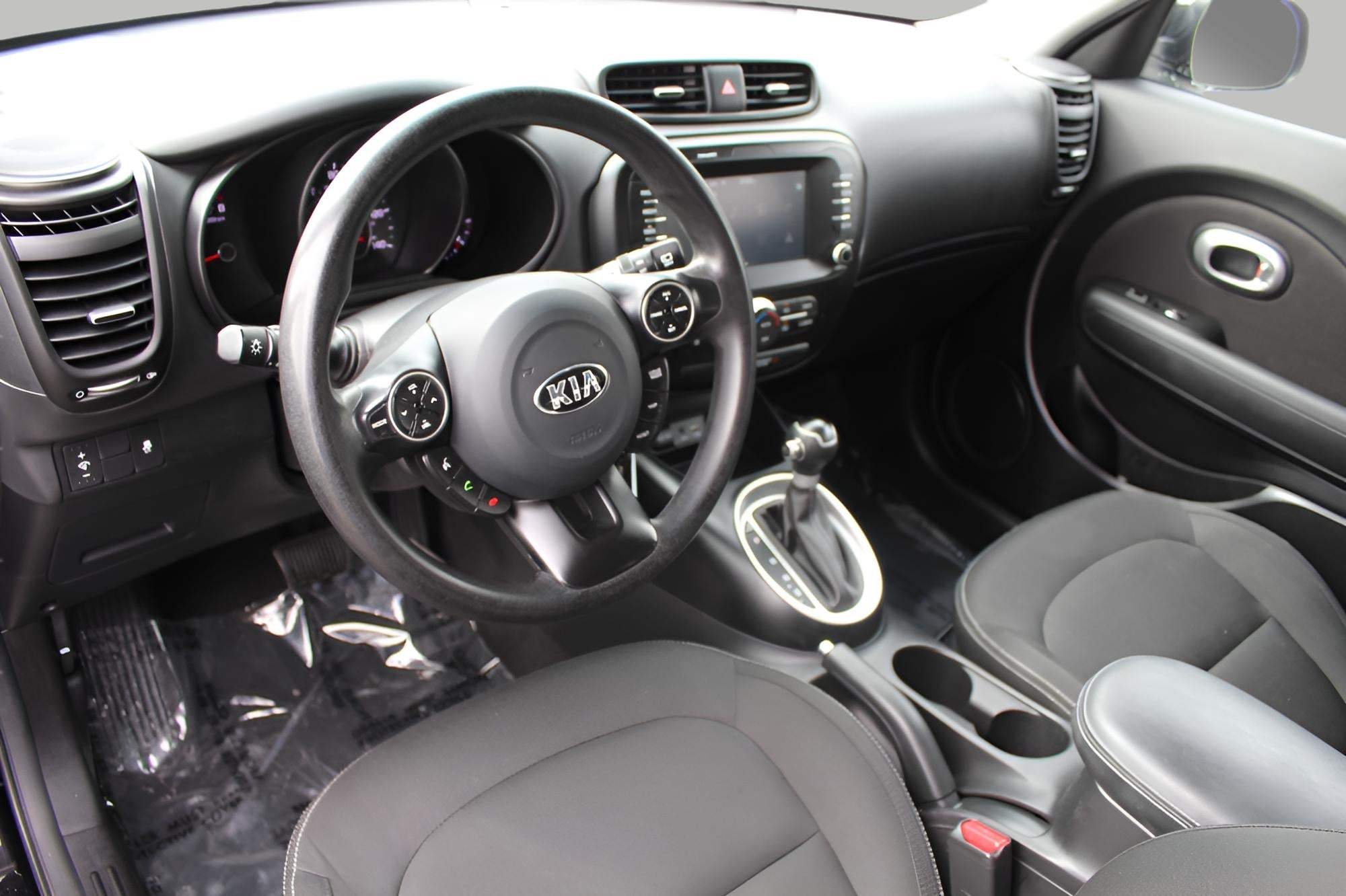 2019 Kia Soul + Auto