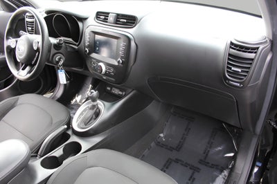 2019 Kia Soul + Auto