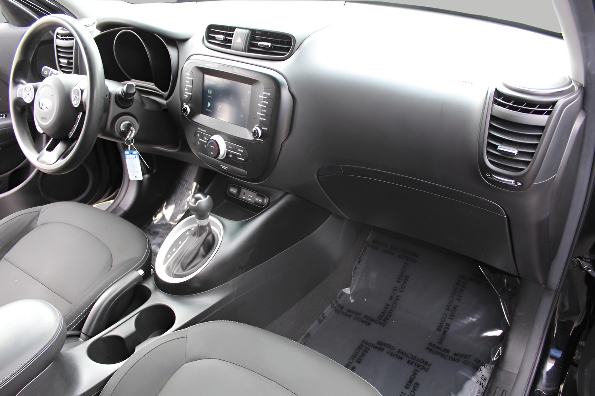 2019 Kia Soul + Auto