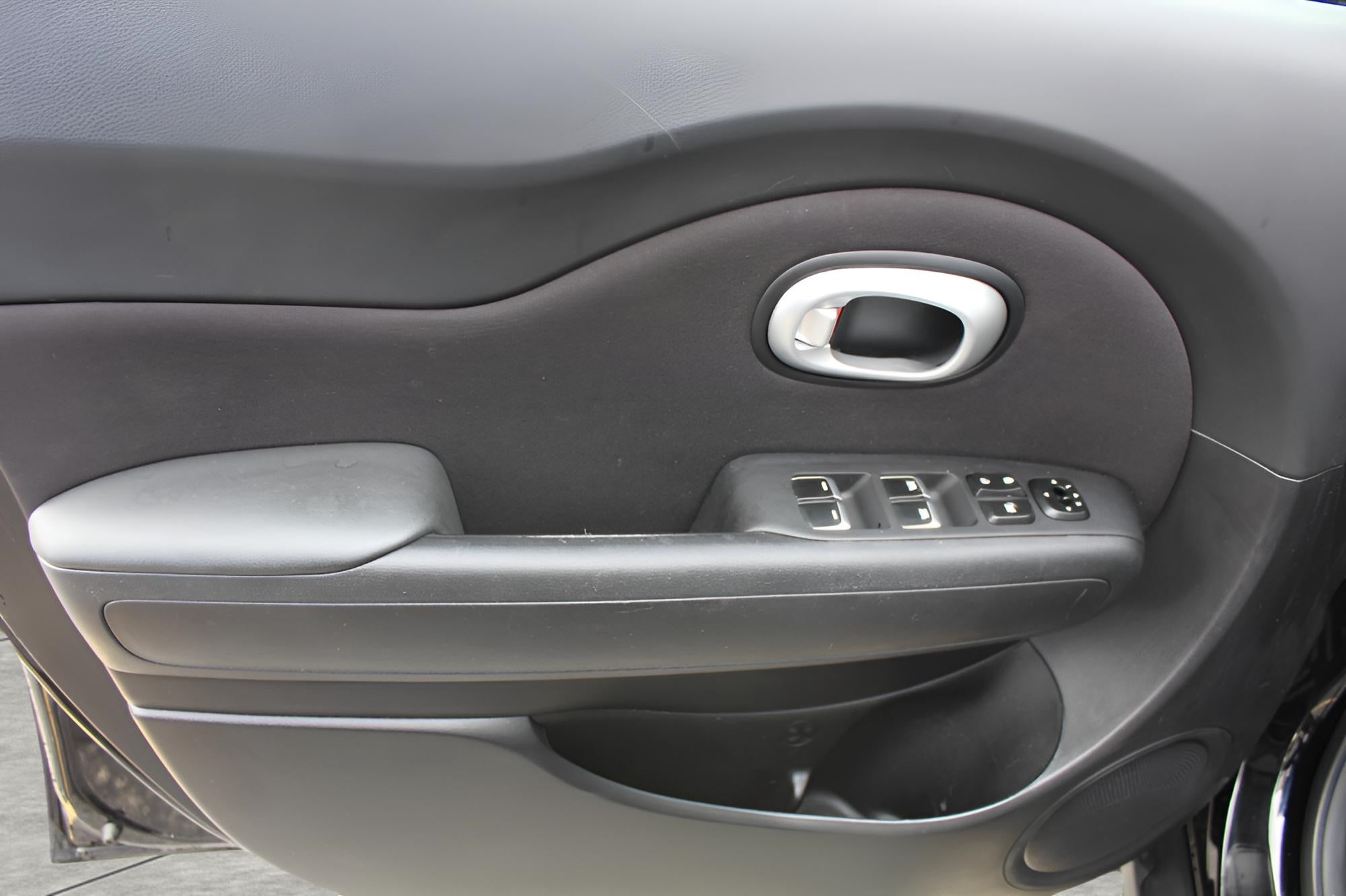 2019 Kia Soul + Auto