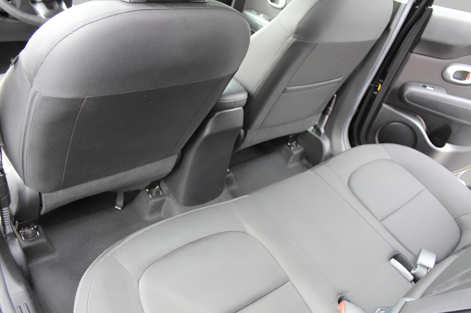 2019 Kia Soul + Auto