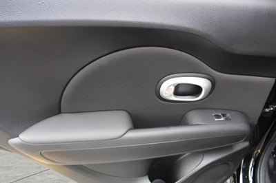 2019 Kia Soul + Auto
