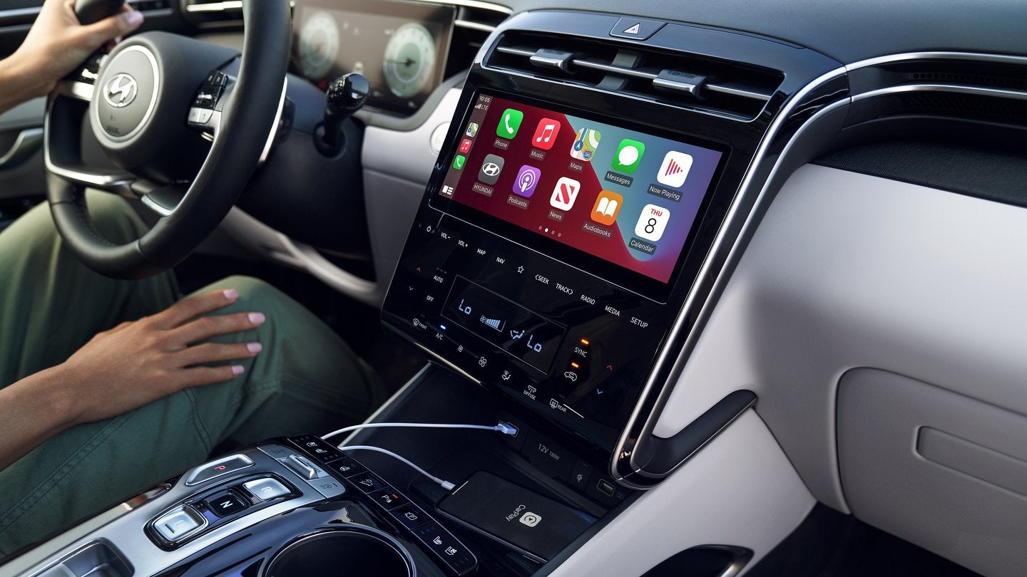 2022 Tucson Interior | Bergstrom Hyundai of Green Bay in Green Bay WI